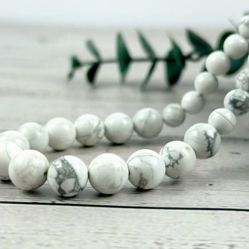 White Howlite Bead Necklace - Picture 7 of 7
